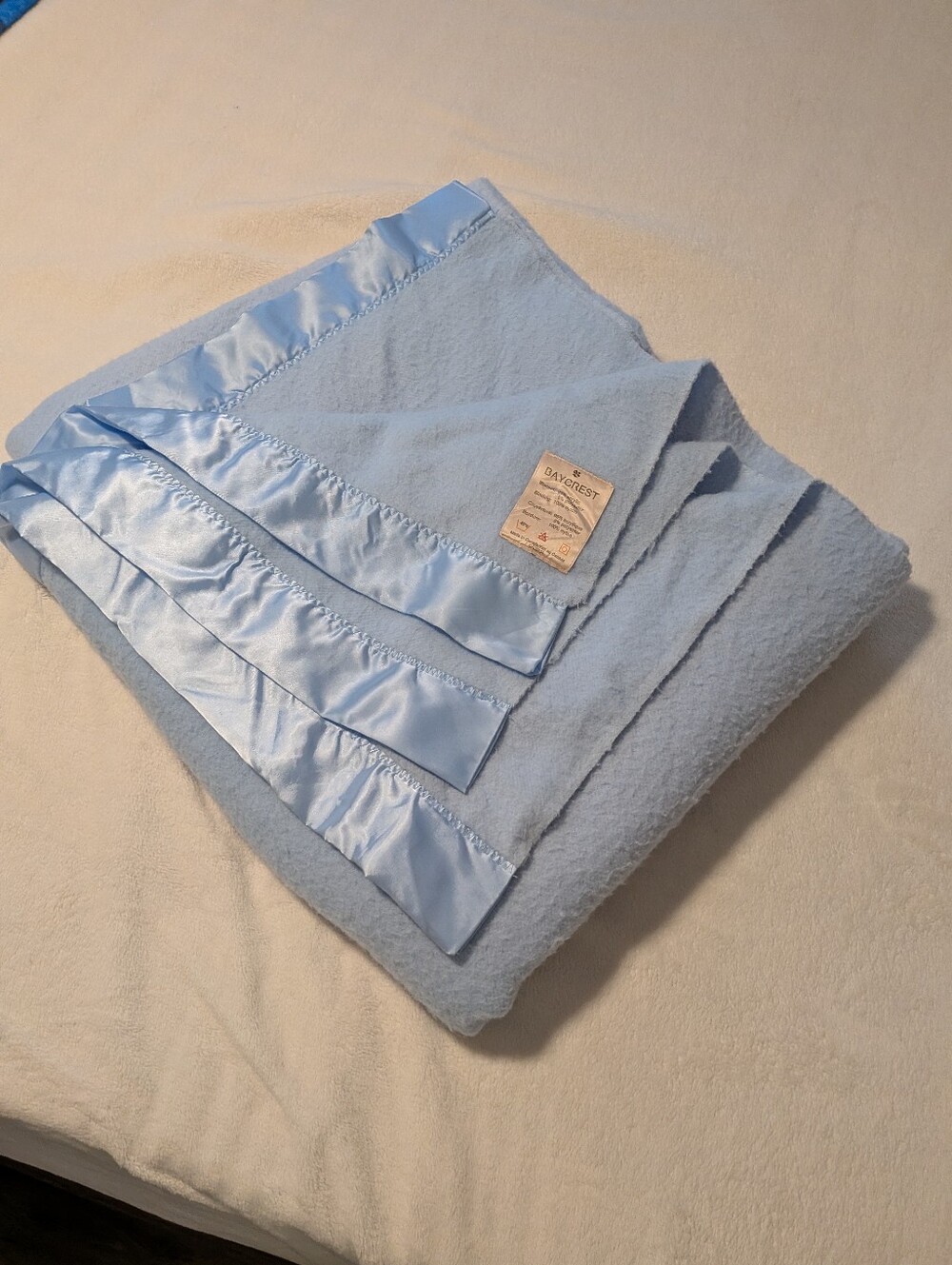 The Bay Bay Crest Light Blue Satin-Edged King Size Blanket . GUC. Still Fluffy.